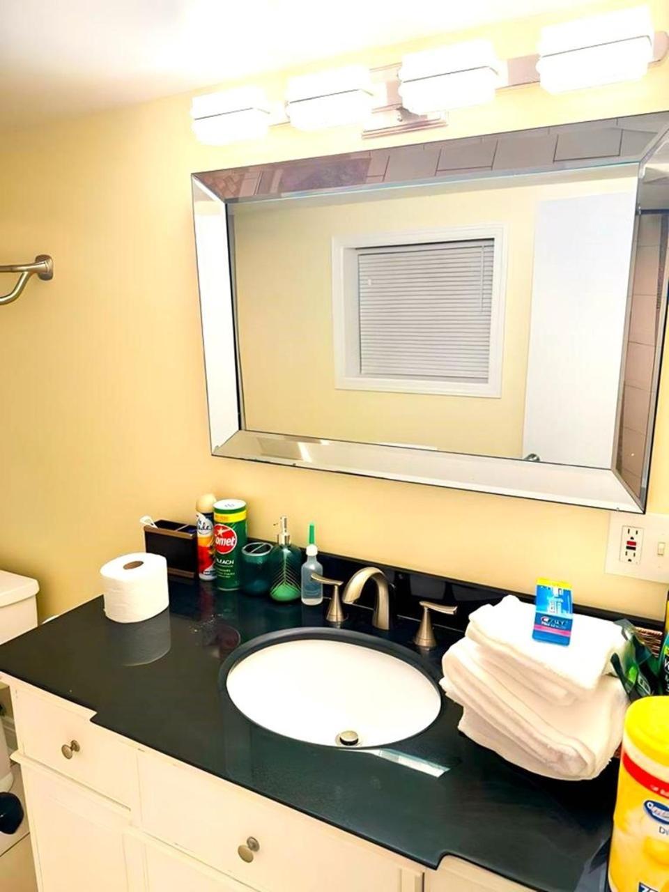 Fully Equipped Cozy 4/5 Br Apartment Chicago Bagian luar foto
