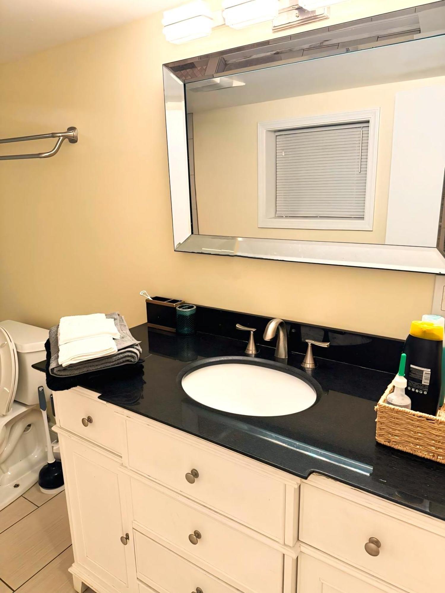 Fully Equipped Cozy 4/5 Br Apartment Chicago Bagian luar foto